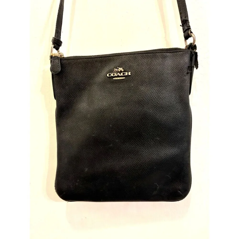 Vintage COACH Black Leather Crossbody Shoulder Handbag Bag  Women's Size Small